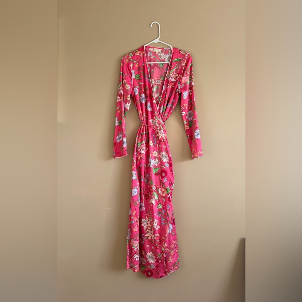 Women’s Pink Floral Wrap Robe - Long Sleeve
